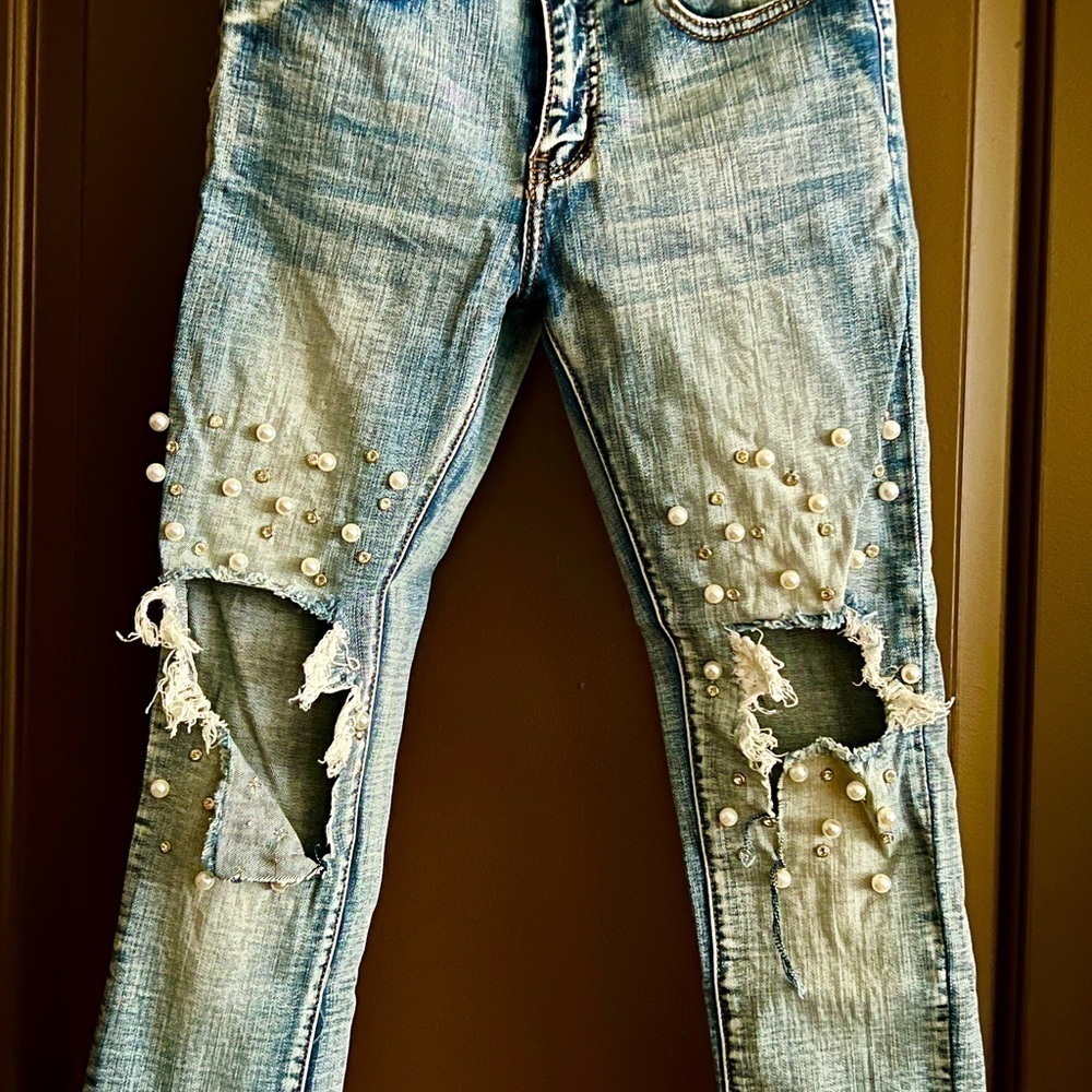 Machine Destroyed Cropped Jeans! Pearl accents! Sz Xs - Picture 5 of 13